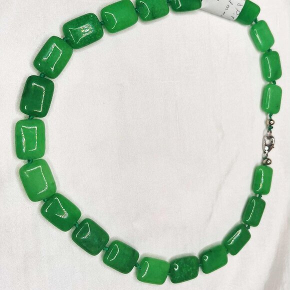 Vintage Green Aventurine Necklace – Classic Style, 1980s–1990s - Picture 4 of 10